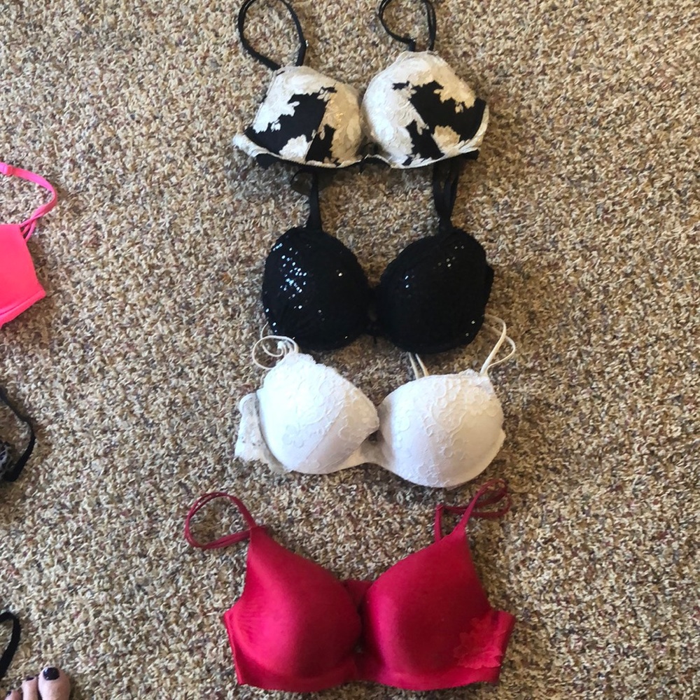 4 Victoria secret bras size 34C